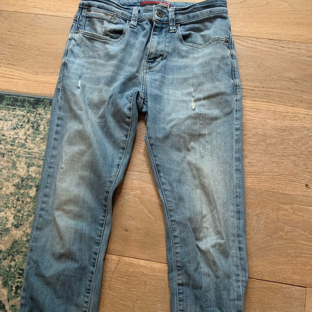 Ma I slightly distressed jeans